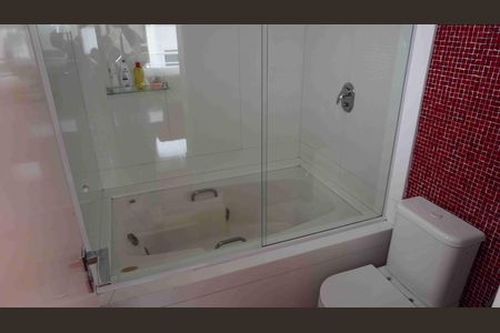 Casa de condomínio para alugar com 950m², 3 quartos e 6 vagas Casa de condomínio para alugar com 950m², 3 quartos e 6 vagasBanheiro - Suite4
