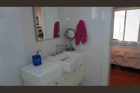 Casa de condomínio para alugar com 950m², 3 quartos e 6 vagas Casa de condomínio para alugar com 950m², 3 quartos e 6 vagasBanheiro - Suite2