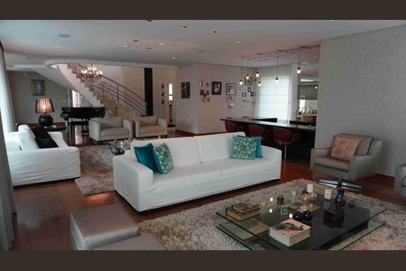 Sala íntima de casa de condomínio à venda com 3 quartos, 950m² em Residencial Seis (alphaville), Santana de Parnaíba