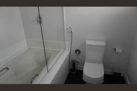 Casa de condomínio para alugar com 950m², 3 quartos e 6 vagas Casa de condomínio para alugar com 950m², 3 quartos e 6 vagasSuite3