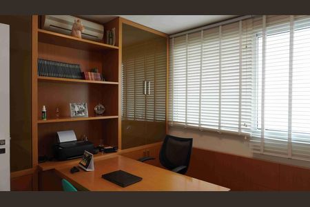 Casa de condomínio para alugar com 950m², 3 quartos e 6 vagas Casa de condomínio para alugar com 950m², 3 quartos e 6 vagasEscritório