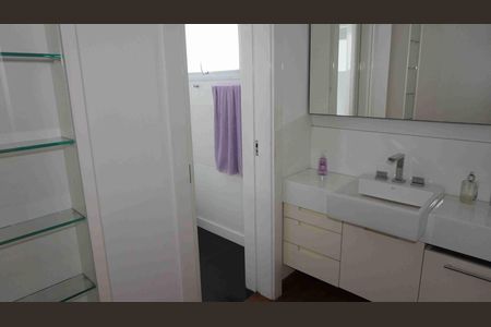 Casa de condomínio para alugar com 950m², 3 quartos e 6 vagas Casa de condomínio para alugar com 950m², 3 quartos e 6 vagasSuite3
