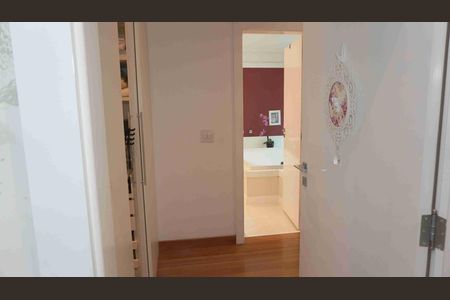 Casa de condomínio para alugar com 950m², 3 quartos e 6 vagas Casa de condomínio para alugar com 950m², 3 quartos e 6 vagasSuite Principal1 - Acesso ao banheiro