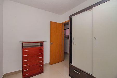 Quarto 1 de apartamento para alugar com 2 quartos, 50m² em Jardim Dona Leopoldina, Porto Alegre