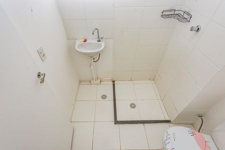 Banheiro de apartamento para alugar com 1 quarto, 20m² em Vila Moraes, São Paulo