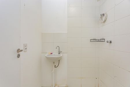 Banheiro de apartamento para alugar com 1 quarto, 20m² em Vila Moraes, São Paulo