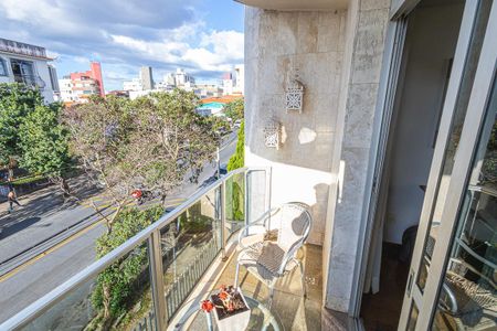 Apartamento à venda com 168m², 4 quartos e 2 vagas Apartamento à venda com 168m², 4 quartos e 2 vagasVaranda