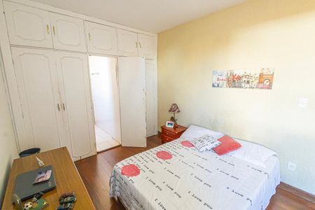 Apartamento à venda com 168m², 4 quartos e 2 vagas Apartamento à venda com 168m², 4 quartos e 2 vagasQuarto 2/ suite