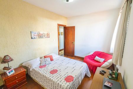 Apartamento à venda com 168m², 4 quartos e 2 vagas Apartamento à venda com 168m², 4 quartos e 2 vagasQuarto 2/ suite