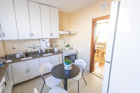 Apartamento à venda com 168m², 4 quartos e 2 vagas Apartamento à venda com 168m², 4 quartos e 2 vagasCozinha