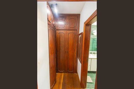 Apartamento à venda com 168m², 4 quartos e 2 vagas Apartamento à venda com 168m², 4 quartos e 2 vagasCloset