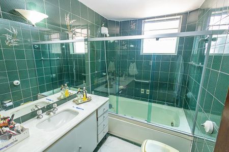 Apartamento à venda com 168m², 4 quartos e 2 vagas Apartamento à venda com 168m², 4 quartos e 2 vagassuite