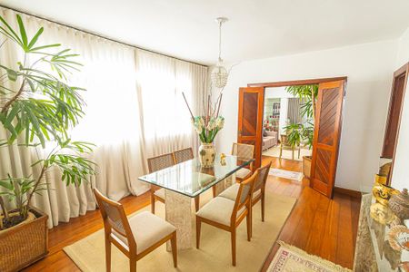 Apartamento à venda com 168m², 4 quartos e 2 vagas Apartamento à venda com 168m², 4 quartos e 2 vagasCopa