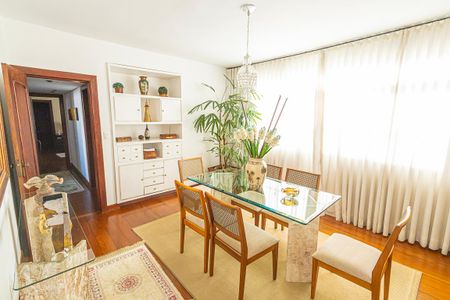 Apartamento à venda com 168m², 4 quartos e 2 vagas Apartamento à venda com 168m², 4 quartos e 2 vagasCopa