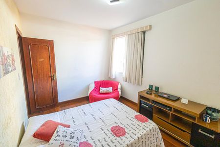 Apartamento à venda com 168m², 4 quartos e 2 vagas Apartamento à venda com 168m², 4 quartos e 2 vagasQuarto 2/ suite
