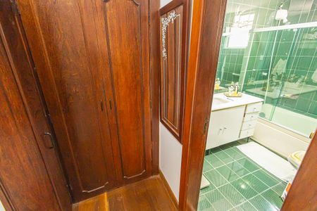 Apartamento à venda com 168m², 4 quartos e 2 vagas Apartamento à venda com 168m², 4 quartos e 2 vagasCloset