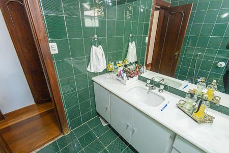 Apartamento à venda com 168m², 4 quartos e 2 vagas Apartamento à venda com 168m², 4 quartos e 2 vagassuite