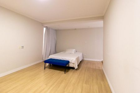 Casa à venda com 290m², 4 quartos e 4 vagas Casa à venda com 290m², 4 quartos e 4 vagasQuarto 4 - Suíte