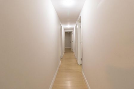 Corredor de casa à venda com 4 quartos, 290m² em Santa Quiteria, Curitiba