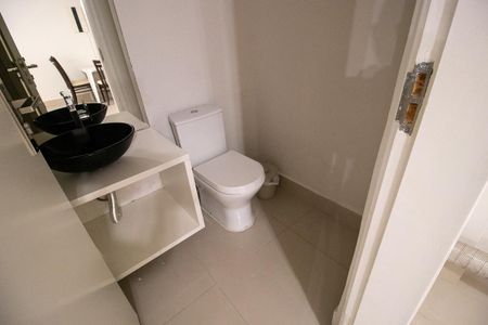 Casa à venda com 290m², 4 quartos e 4 vagas Casa à venda com 290m², 4 quartos e 4 vagasLavabo