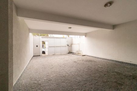 Casa à venda com 290m², 4 quartos e 4 vagas Casa à venda com 290m², 4 quartos e 4 vagasGaragem