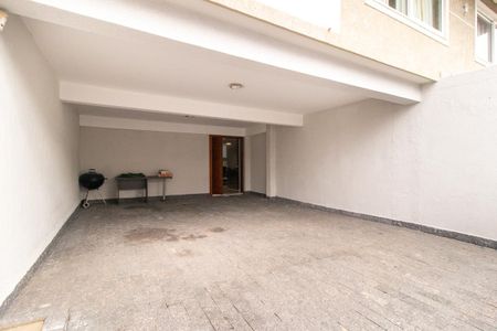 Casa à venda com 290m², 4 quartos e 4 vagas Casa à venda com 290m², 4 quartos e 4 vagasGaragem