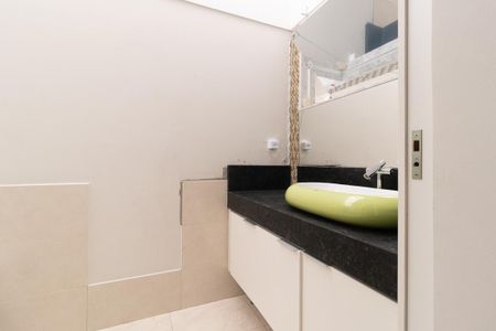 Casa à venda com 290m², 4 quartos e 4 vagas Casa à venda com 290m², 4 quartos e 4 vagasBanheiro da Suíte 2