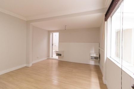 Casa à venda com 290m², 4 quartos e 4 vagas Casa à venda com 290m², 4 quartos e 4 vagasQuarto 3 - Suíte
