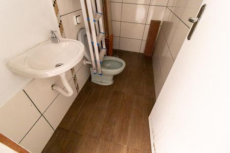 Casa à venda com 290m², 4 quartos e 4 vagas Casa à venda com 290m², 4 quartos e 4 vagasBanheiro de serviço