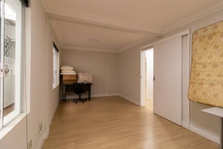 Casa à venda com 290m², 4 quartos e 4 vagas Casa à venda com 290m², 4 quartos e 4 vagasQuarto 2