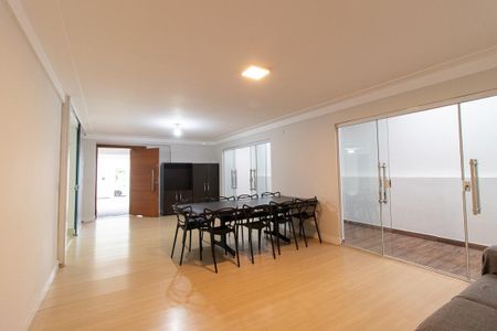 Sala de casa à venda com 4 quartos, 290m² em Santa Quiteria, Curitiba