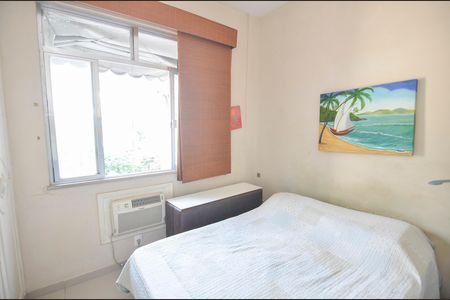 Quarto 1 de apartamento para alugar com 2 quartos, 62m² em Grajaú, Rio de Janeiro