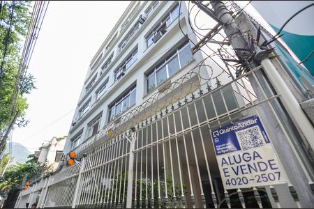 Apartamento para alugar com 62m², 2 quartos e 1 vaga Apartamento para alugar com 62m², 2 quartos e 1 vagaFachada