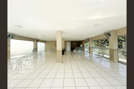 Apartamento para alugar com 45m², 2 quartos e 1 vaga Apartamento para alugar com 45m², 2 quartos e 1 vagaÁrea comum - Salão de festas