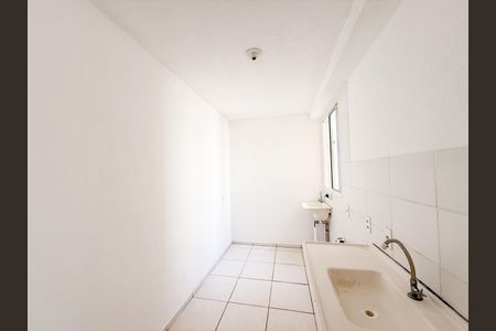 Apartamento para alugar com 45m², 2 quartos e 1 vaga Apartamento para alugar com 45m², 2 quartos e 1 vagaCozinha e Área de serviço