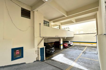 Apartamento para alugar com 100m², 3 quartos e 1 vaga Apartamento para alugar com 100m², 3 quartos e 1 vagaGaragem