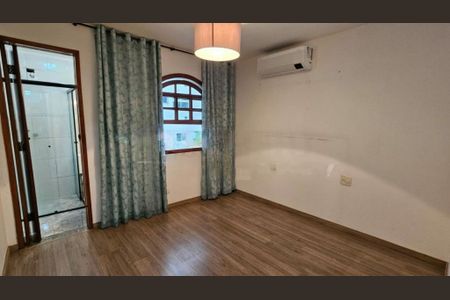 Casa à venda com 90m², 3 quartos e 2 vagas