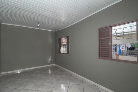 Quarto de casa para alugar com 2 quartos, 80m² em Rubem Berta, Porto Alegre