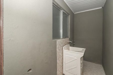 Área de Serviço de casa para alugar com 2 quartos, 80m² em Rubem Berta, Porto Alegre
