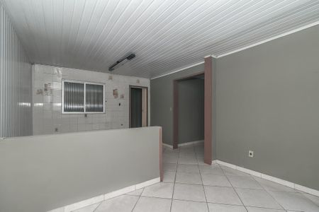 Sala / Cozinha de casa para alugar com 2 quartos, 80m² em Rubem Berta, Porto Alegre