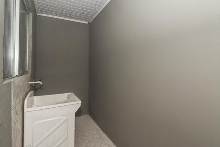 Área de Serviço de casa para alugar com 2 quartos, 80m² em Rubem Berta, Porto Alegre