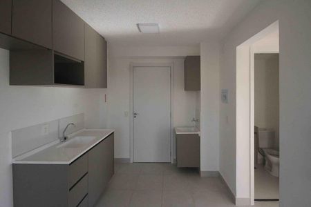 Apartamento para alugar com 44m², 2 quartos e sem vaga Apartamento para alugar com 44m², 2 quartos e sem vagaCozinha e Área de Serviço
