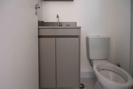 Apartamento para alugar com 44m², 2 quartos e sem vaga Apartamento para alugar com 44m², 2 quartos e sem vagaBanheiro