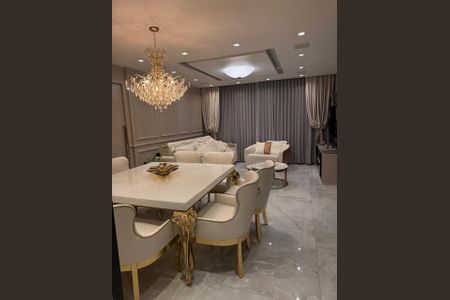 Apartamento à venda com 180m², 3 quartos e 3 vagas Apartamento à venda com 180m², 3 quartos e 3 vagasSala de Jantar