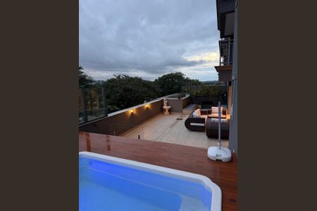 Apartamento à venda com 180m², 3 quartos e 3 vagas Apartamento à venda com 180m², 3 quartos e 3 vagasVaranda