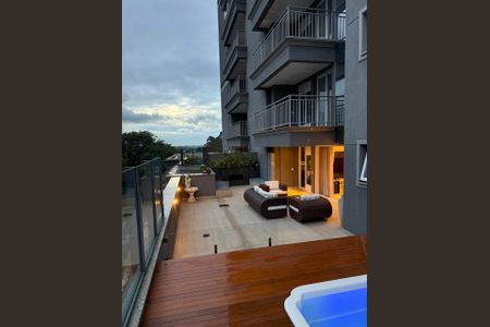 Apartamento à venda com 180m², 3 quartos e 3 vagas Apartamento à venda com 180m², 3 quartos e 3 vagasVaranda