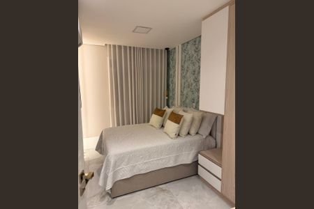 Apartamento à venda com 180m², 3 quartos e 3 vagas Apartamento à venda com 180m², 3 quartos e 3 vagasQuarto