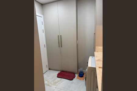 Apartamento à venda com 180m², 3 quartos e 3 vagas Apartamento à venda com 180m², 3 quartos e 3 vagasÁrea de Serviço