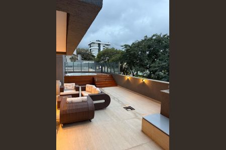 Apartamento à venda com 180m², 3 quartos e 3 vagas Apartamento à venda com 180m², 3 quartos e 3 vagasVaranda