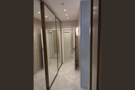 Apartamento à venda com 180m², 3 quartos e 3 vagas Apartamento à venda com 180m², 3 quartos e 3 vagasCloset